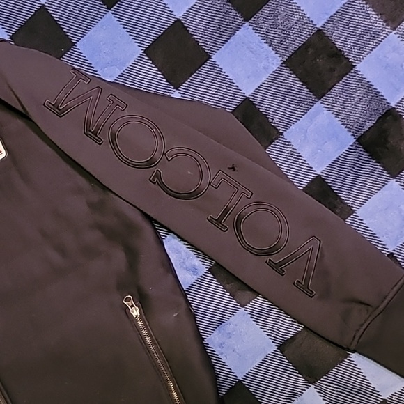 Volcom. Full-zip. Lined. Thick. Garage hooded jacket. Oversized Medium. - Picture 4 of 16